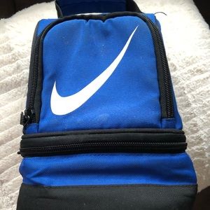 Nike lunchbox. Slightly used. Good condition